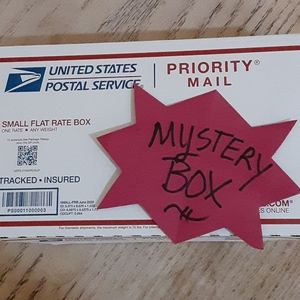 Mystery box of 10 necklaces/chokers